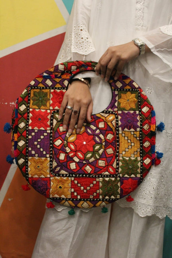 Sindhi Cultured Round Purse